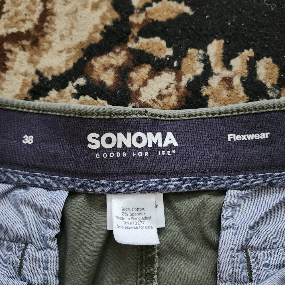 Sonoma Men's Olive Green Flat Front Shorts; Waist 38 - Picture 4 of 10